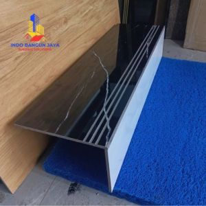 Granit anak tangga kombinasi hitam motif putih ukuran custom 30x80 30x90 30x100 20x80 20x90 20x100 set list dinding