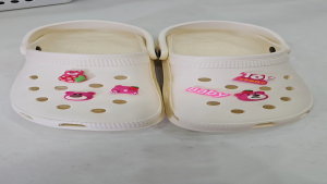 Charm jibbitz sticker 3D gắn dép cross mẫu A63 gấu dâu