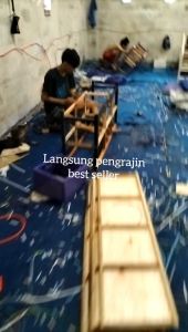 Meja TV Minimalis & Lemari Rotan Sintetis: Pilihan Terbaik untuk Ruang Keluarga Anda