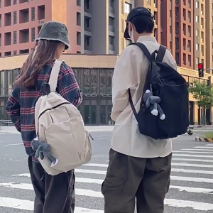 กระเป๋าเสื้อยืดทันสมัยกระเป๋าเป้สะพายหลังผ้าพร้อมกับสายปรับได้ใช้งานได้จริงภายในกว้างขวางสำหรับชีวิต