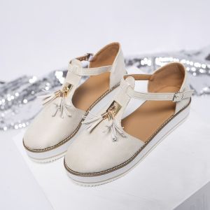 [Free Shipping] Spring And Summer Plus-Size WomenS Thick-Soled Sandals With Toe-Covering Design Tassel Accents And Buckle Details Offering A Height-Enhancing Effect