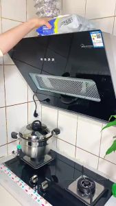 Thùng 10 Gói Khăn Ướt Lau Bếp Đa Năng – Hương Chanh Thơm Mát Làm Sạch Dầu Mỡ Nhanh Chóng X764 Vuadienmay