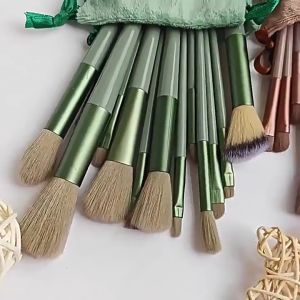 Beginner Full Makeup Tools Set Portable Soft Hair Matte Eyeshadow Brushes Storage Bag Included