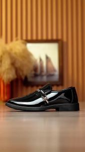 Mens Leather Shoes Large Size Patent Leather Shoes for Men shoe Business casual formal Korean style British pointed mens leather shoes
