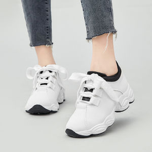 LHSunshine มาใหม่ล่าสุด รองเท้าผ้าใบแฟชั่น ทรงรองเท้าเสริมพื้นยอดฮิต มาพร้อมให้เลือกทั้งหมด 3 สี ชมพู ขาว ดำ แต่งตัวแมทช์ง่าย รองเท้าสวมใส่สบาย ไม่ควรพลาด