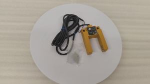 OMRON E3S-GS3E4 E3S-GS3B4 เซ็นเซอร์โฟโตอิเล็กทริคแท้ U แบบราง อุตสาหกรรม 2M 12-24VDC