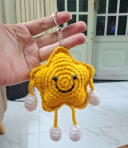 Móc khóa ngôi sao bằng len trang trí làm quà tặng