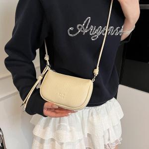 YAFEN Fashion Simple Solid Color Shoulder Armpit Bag Ladies PU Leather Crossbody Bags Casual Commuting Shoulder Bags