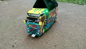 miniatur truk oleng mainan anak Truk oleng miniatur model sr keren