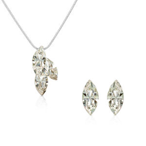 SO SEOUL Ioni Triple Leaf Swarovski®Crystal Pierced Stud Earrings and Pendant Necklace Gift Set