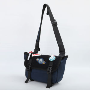 กระเป๋าสะพายข้าง/สะพายไหล่ anello x NASA  ช่องเยอะใส่ของได้เยอะ แฟชั่น ผ้ากันน้ำ A-941