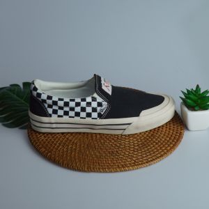 SEPATU SNEAKERS PRIA WANITA HITAM PUTIH COWO KEREN BUAT GAYA SEPATU WANITA TERBARU SEPATU SNEAKER WANITA CANVAS AUTHENTIK OTENTIK SLOP SEPATU SEKOLAH SEPATU KEREN SEPATU KULIAH SEPATU PRIA KEREN LAKI LAKI CEWEK DEWASA BRAND LOKAL AKNA JAVASTORE