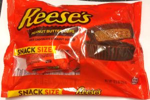 Reeses Peanut Butter Cups Snack Size น้ำหนัก 297 กรัม exp.09/2026