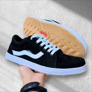 Aldhis Sepatu Pria Casual Sneakers Hitam Low Black Trendy buat Gaya dan Kerja Antislip