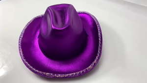 หมวกสักหลาดผู้ชายผู้หญิงปีกไฟ LED สำหรับฤดูหนาวฤดูใบไม้ร่วงหรูหราผู้หญิง Trilby รู้สึก Homburg หมวกแนวแจ๊สคริสตจักรปรับได้