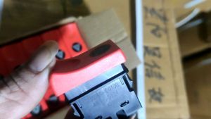 Công tắc tam giác xe dongfeng dùng chung. công tắc đèn đi thẳng công tắc cảnh báo nguy hiểm dùng chung cho xe tải xe ben xe đầu kéo DONGFENG... VIE PARTS