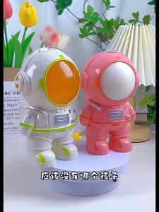 Spaceman Astronaut Bottle Robot Water Dispenser Toy Large Capacity for Children Birthday Gift