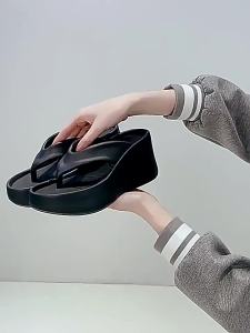[Free Shipping] 2026 Summer New Thick-Soled Flip-Flops For Women Outdoor Wear Wedge Heel Height-Increasing Comfortable Platform Sandals