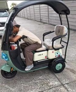 สามล้อไฟฟ้า หลังคารถชิ้นเดียว 800W48V20A600W 48V รถสามล้อไฟฟ้าไฟฟ้าพร้อมหลังคารถ  สะดวกสบายและดูดซับแรงกระแทก มี 3ที่นั่ง