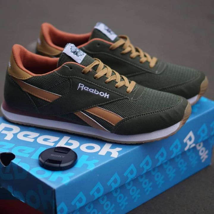 sepatu reebok cowok