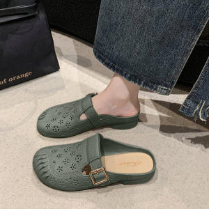 Zishop   รุ่นฮิต รองเท้าพื้นนิ่ม แต่งหัวเข็มขัด สีพื้นสามารถใส่ได้ทุกโอกาส เข้ากับทุกการแต่งกาย แต่งฉลุเป็นลายดอกไม้สุดเก๋ สาวๆ วัยรุ่นวัยทำงานใส่ได้หมด จัดเลย