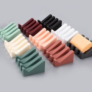 LOVWK ท่อระบายน้ำแบบเอียง จานสบู่ แบบพกพาได้ ซิลิโคนทำจากซิลิโคน ชั้นวางสบู่ สร้างสรรค์และสร้างสรรค์ ฐานนุ่มๆ ที่วางสบู่ ห้องน้ำในห้องน้ำ