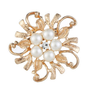 Fy💙 Versi Korea dari bros mutiara bermutu tinggi / bros bunga emas fashion / bros kepingan salju yang serasi / bros berlian imitasi wanita / bros kepingan salju mutiara