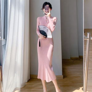 2025 Autumn/Winter New Miyake Womens Real Shot New Chinese R Chinese Style Cheongsam style Pan Buckle Package Hip Tail Style Design Knitted Dress for Women