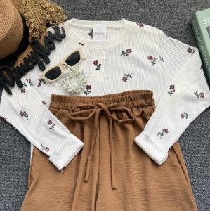 ONE SET KAOS KOREAN STYLE ( KAOS MOTIF + KULOT CRINCKLE )