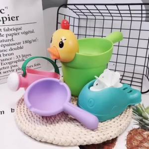 Custom Yellow Duck Childrens Bathing and Water Play 4 Set Shower Head Water Baby Water Bottle Set Soft Rubber Beach Water Bucket Toy