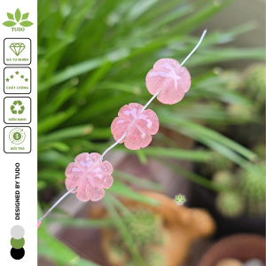 Q2517 Charm cỏ 4 lá Thạch Anh Dâu Hồng cánh mọng màu hồng nhạt sẵn lỗ 2li hợp Hỏa & Thổ - Phong Thủy TUDO