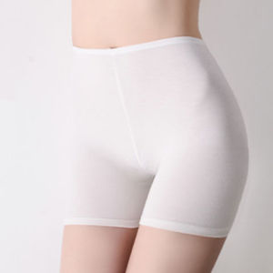 i Fashion Shoes [จัดส่งจากกรุงเทพ! เร็วสุดๆ~] กางเกงนิรภัยและกางเกงบ็อกเซอร์สีดำและสีขาวของผู้หญิง มีหรือไม่มีขอบลูกไม้ นุ่ม ระบายอากาศได้ดี เหมาะกับผิวหนังและไม่อับชื้น กางเกงนิรภัยกล้องป้องกันแคนดิด