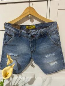 MC WISCER Celana Pendek Pria Jeans Sobek Bahan Denim Pola Skinny Tidak Melar Diatas Lutut Terbaru