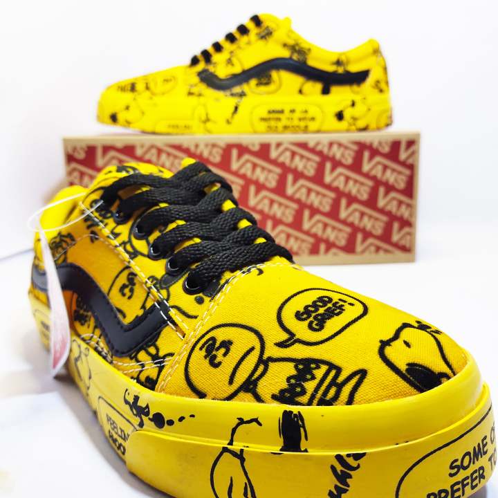 Sepatu Vans Peanuts Kuning Motif Snoopy Tali Sepatu Elastis