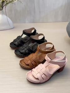 [Free Shipping] 2025 New Summer WomenS Wedge Sandals With Floral Design Thick Sole Soft Leather Fashionable Casual Large Size Beach Shoes