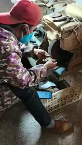 ของตกแต่งแขวนรถกวนอิมแกะสลักจากไม้พีชใหม่   ไม้แขวนรถ   ของขวัญงานฝีมือเครื่องประดับในสต็อก จัดส่งแบบดรอปชิปปิ้ง