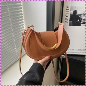 กระเป๋าถือ บุคลิกภาพ กระเป๋าเป้ ความรู้สึกละเอียดอ่อน มีสไตล์และใช้งานได้จริง เอกลักษณ์ ความจุขนาดใหญ่