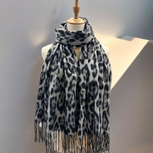 Leopard print scarf Classic Leopard Print Linen Scarf Retro Fall and Winter New Easiest for Match Decorative