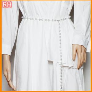 🔥🔥🔥ranghe เข็มขัดแฟชั่นสำหรับผู้หญิงเข็มขัดดีไซน์หรูสายรัดเอวไข่มุกสายคาดเอวสีขาวสายโซ่สำหรับผู้หญิงจี้มุกเข้าชุดได้กับทุกชุด