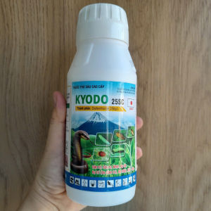 Thuốc đặc trừ nhện Kyodo 25SC Con rắn Chai 450ml Hoạt chất: Diafenthiuron........250g/lít