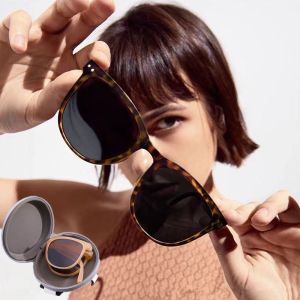 OYKI Sunglasses for Women - Fashionable Wayfarer Design with Retro Chic - Lightweight and Stylish - Perfect for Men's Outdoor Adventures - Made of High-Quality Material for Durability