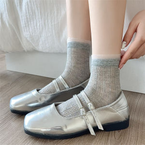 ✨CADIAES✨รองเท้าแมรี่เจนสีเงินของผู้หญิง รองเท้าส้นเตี้ยหัวเข็มขัดสีทึบมีสไตล์ รองเท้าแต่งงานส้นแบนของผู้หญิงหรูหรานิ้วเท้าสแควร์ พร้อมส่ง