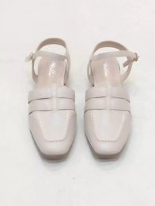 รองเท้ารัดส้น หุ้มส้นสูง 1 นิ้ว หัวตัด หนัง PU อย่างดีนิ่มมาก ตัดเย็บอย่างดี พื้นรองเท้ามีตัวรับเท้า