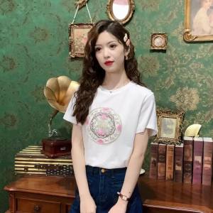 Ammin เสื้อคอกลมแขนสั้นสำหรับผู้หญิงเสื้อสง่างามแบบลำลองสไตล์เกาหลีเรียบง่ายปักลายดอกไม้เสื้อยืดผ้าฝ้ายฤดูใบไม้ผลิ/ฤดูร้อน2024