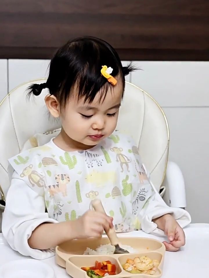 Disposable Baby Bib/ Feeding Bib/Children Arm Sleeves/Waterproof Baby Saliva Bibs For Infant Toddler Wash Free Convenience for travel