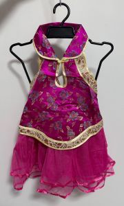 ชุดตรุษจีนเด็กผู้หญิง ชุดการแสดงเด็ก เสื้อผ้าเต้นรําสีแดง สีชมพูกระโปรง ฟุ้งฟลิง เสื้อคอจีนเด็ก สำหรับเด็กผู้หญิงวันเด็ก