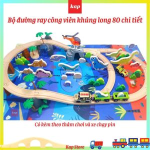 Mô hình đường ray xe lửa gỗ - Công Viên Khủng Long 80 chi tiết đồ chơi phát triển trí tuệ sáng tạo ở trẻ Bộ sản phẩm có kèm thảm và xe chạy pin
