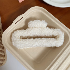 Wool Clip กิ๊บหนีบผมผ้าวูลขนฟู ขนาดใหญ่ 14cm. เก็บผมได้เยอะ หนีบแน่น ใหญ่สะใจ กิ๊บติดผม กิ๊บผม กิ๊บเกาหลี