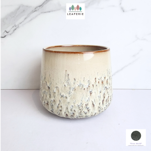 The Leaferie Eggum plant pots. Ceramic flowerpot . flowerpots . flower pot . planter . planters
