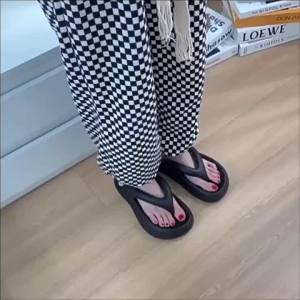 Thick-Soled WomenS Flip-Flops Height-Increasing Suitable For Outdoor Wear In Summer Simple And High-End Ins-Style Non-Slip Beach Sandals